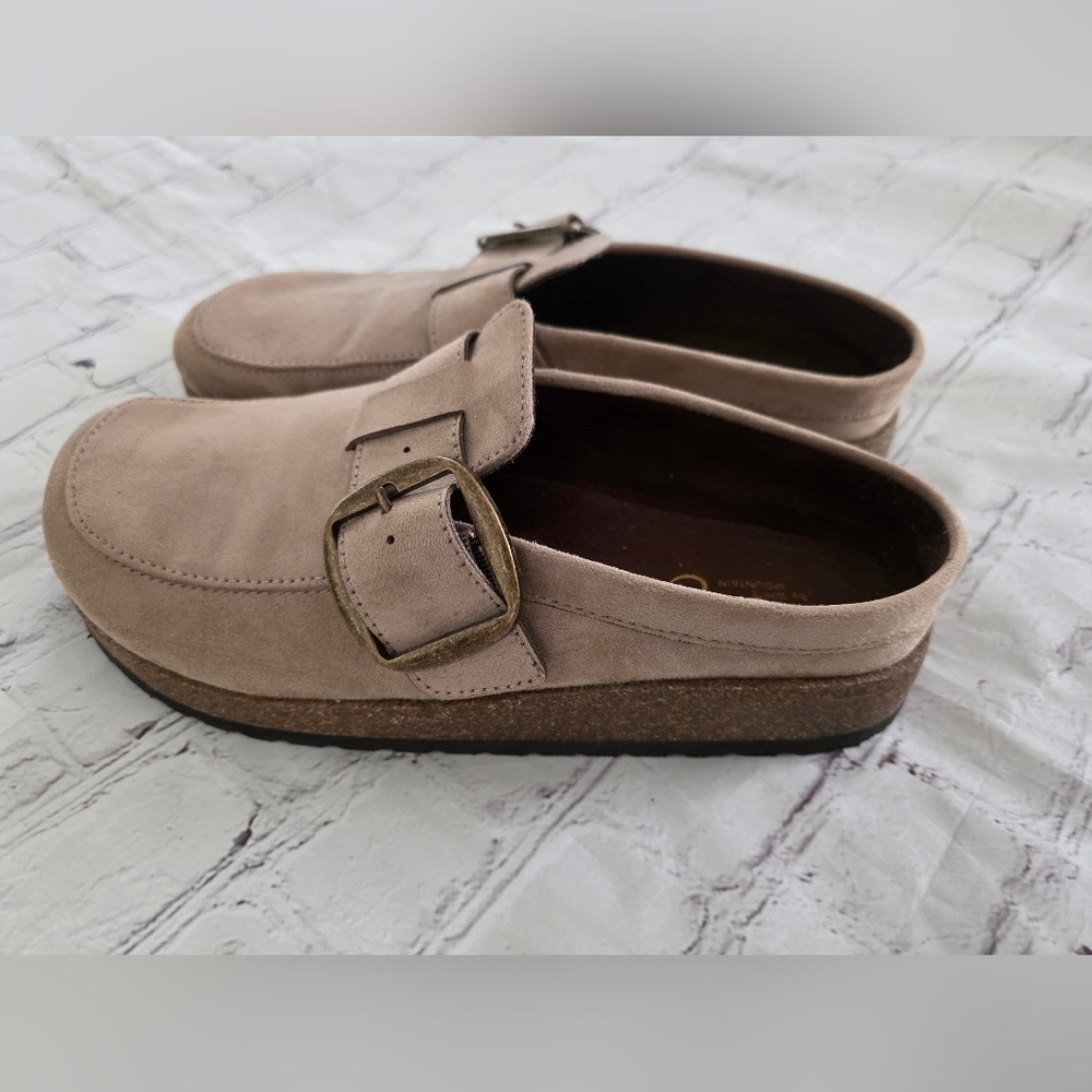 Clogs - Picture 5 of 7